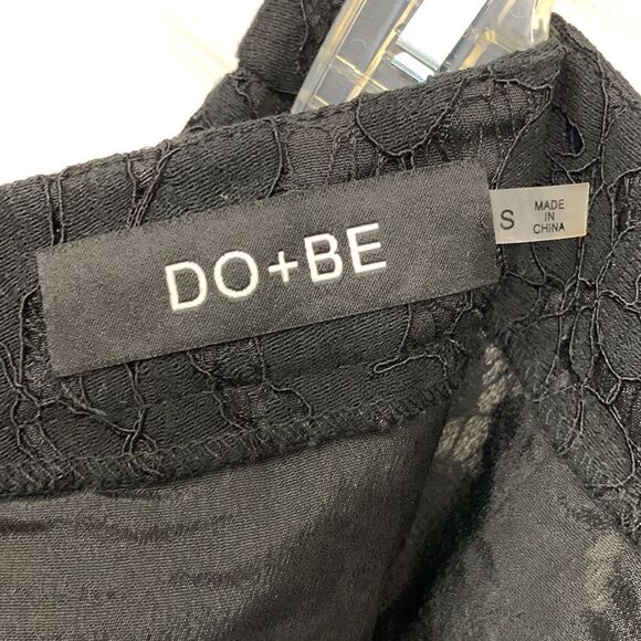 DO BE Size Small lace sexy black skirt.  Mini skirt lining with lace ruffle - Picture 6 of 8